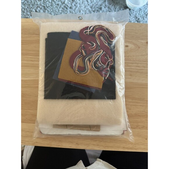 Halloween Dimensions Applique Black Black Cats Iron On Felt Vests Kit New 62091 - Picture 2 of 2